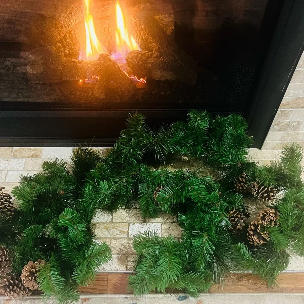 8 foot pine garland EUC (unused)